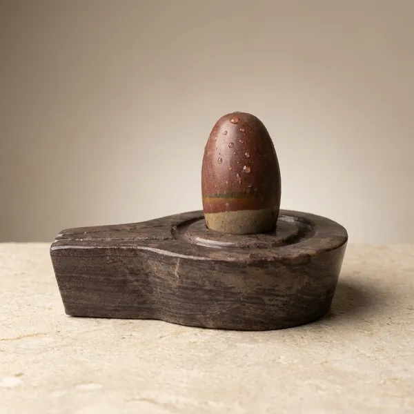 Narmada_Stone_Spiritual_Narmadeshwar_Shivling_Jaladhari_Set