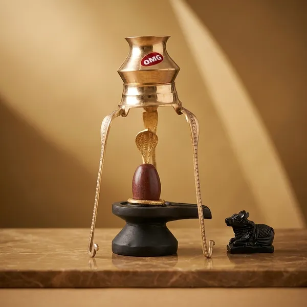 Narmada_Stone_Spiritual_Gold_Narmadeshwar_Shivling_Showpiece
