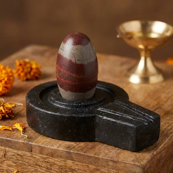 Narmada_Stone_Spiritual_Multicolor_Narmadeshwar_Shivling_Idol