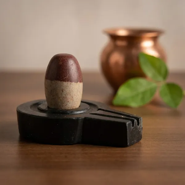Narmada_Stone_Pooja_Black_Shivling_Idol