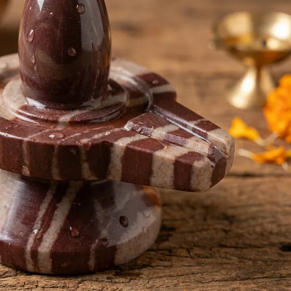 Narmada_Stone_Spiritual_Maroon_Narmadeshwar_Shivling_Idol