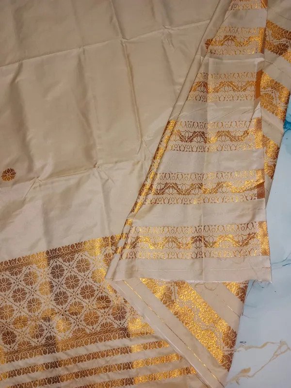 Off_White_Cotton_Woven_Golden_Border_Single_Riha_Sador_For_Women