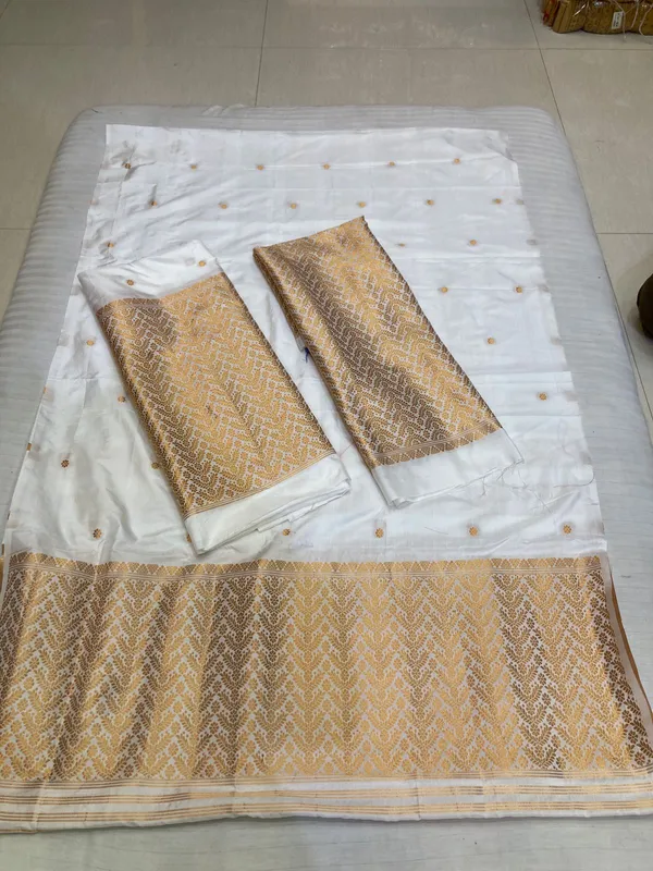 White_And_Gold_Cotton_Zari_Border_Mekhela_Sador_For_Women