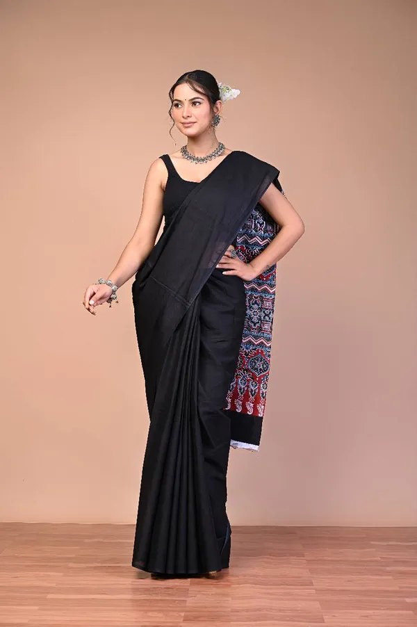 Black_Cotton_Mulmul_Ajrakh_Pallu_Saree_For_Women