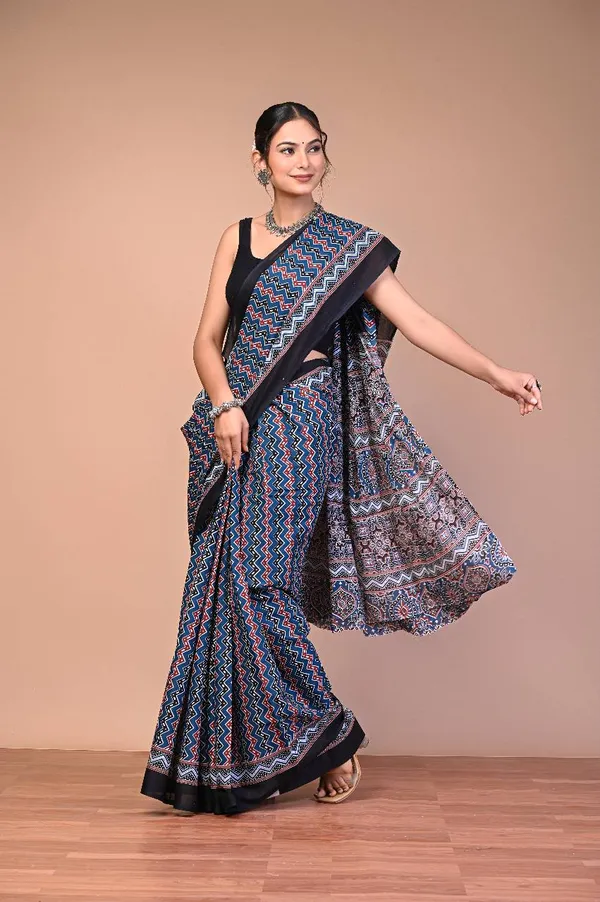 Black_Cotton_Mulmul_Ajrakh_Chevron_Print_Saree_For_Women