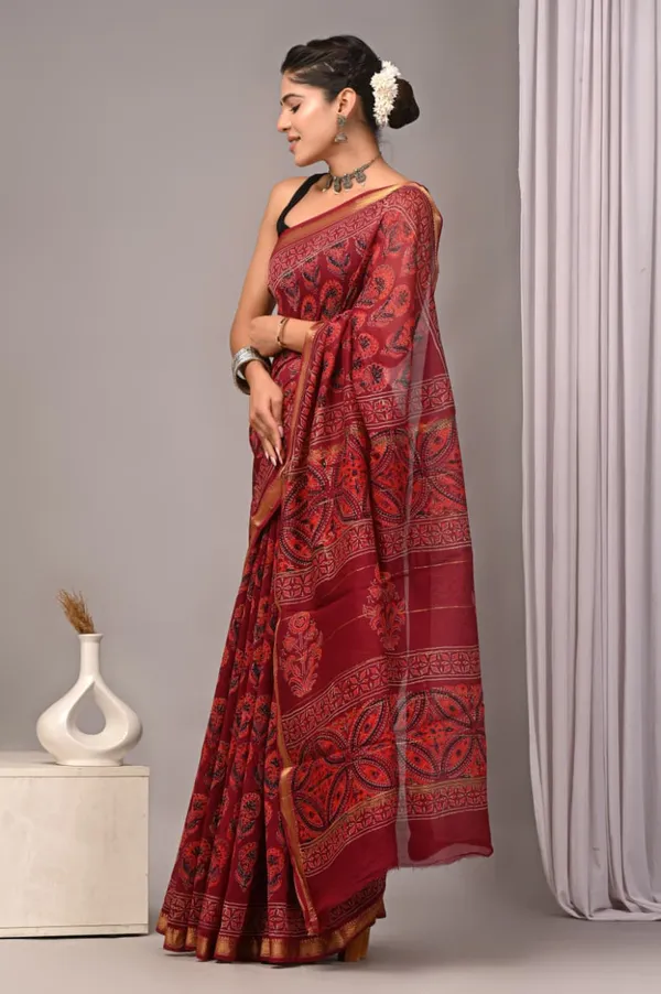 Red_Maheshwari_Silk_Printed_Golden_Border_Saree_For_Women