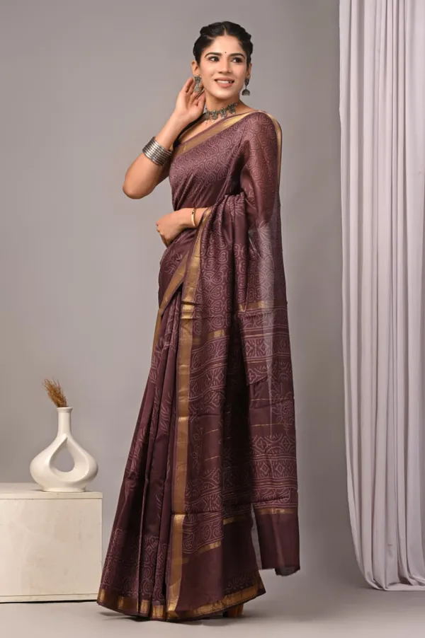 Brown_Maheshwari_Silk_Woven_Golden_Border_Saree_For_Women