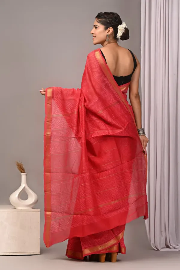 Red_Maheshwari_Silk_Woven_Ethnic_Saree_For_Women