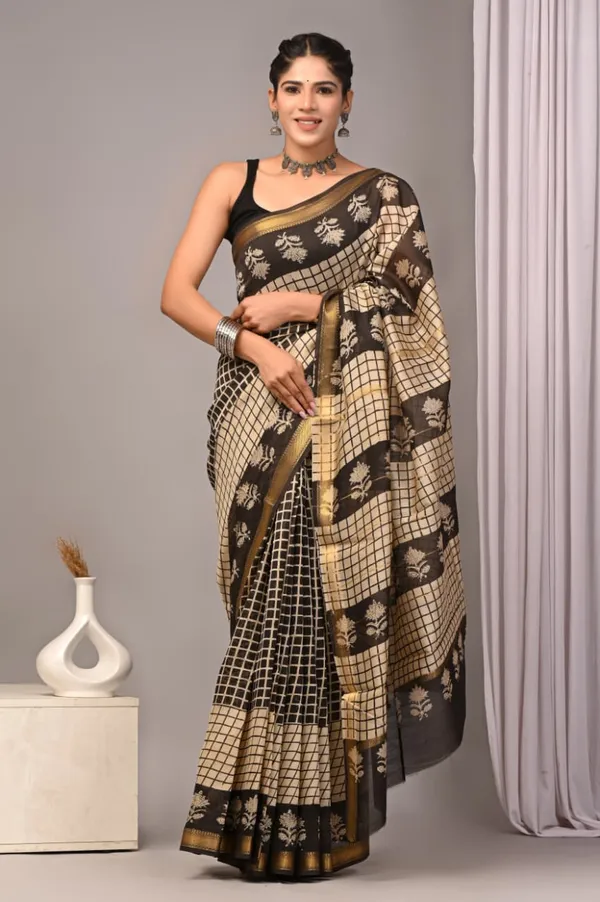 Black_Beige_Maheshwari_Silk_Checked_Floral_Border_Saree_For_Women