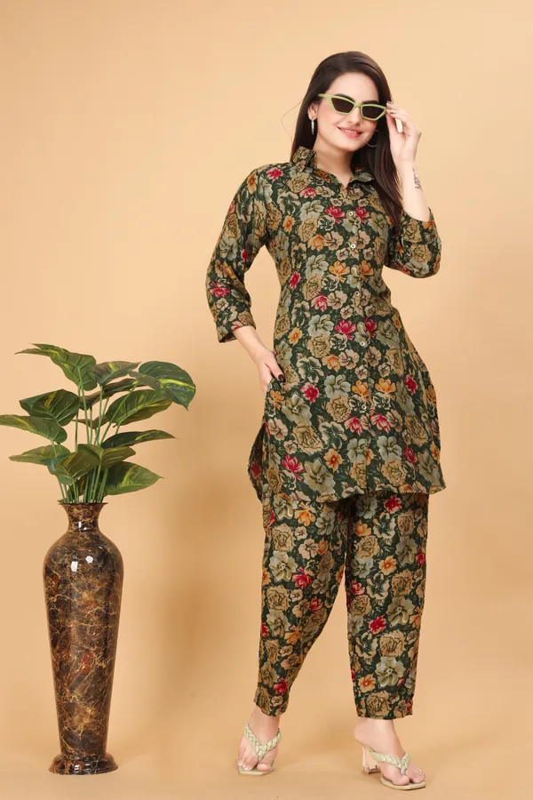 Green_Rayon_Premium_Kurta_Pant_Set_For_Women