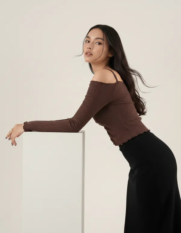 Brown_Cotton_Rib_Knit_Fitted_Off-Shoulder_Top_For_Women