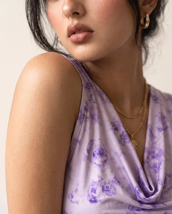 cowl-neck_sleeveless_crop_top