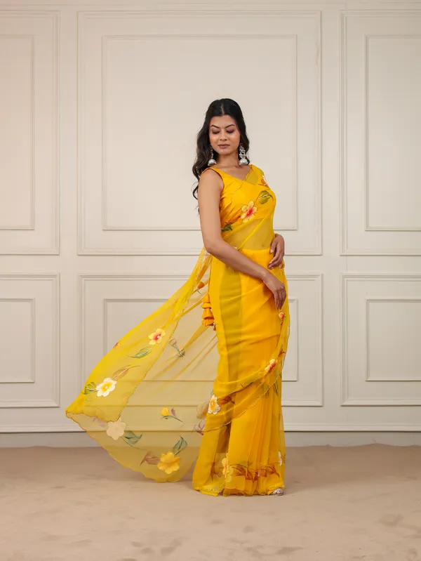 Yellow_Chiffon_Hand_Painted_Saree_For_Women