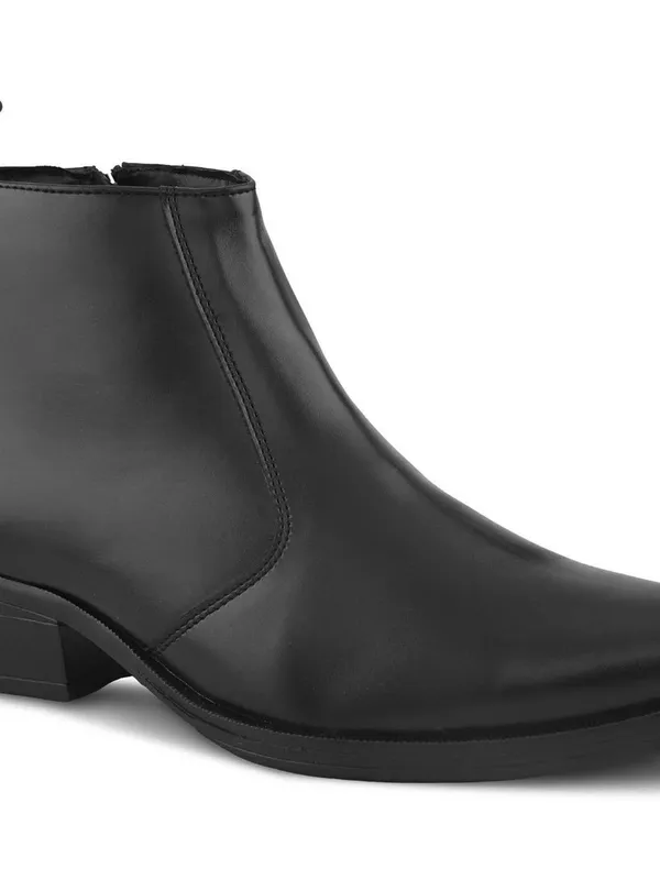 Black_Leather_Pointed_Toe_Chelsea_Boots_For_Men