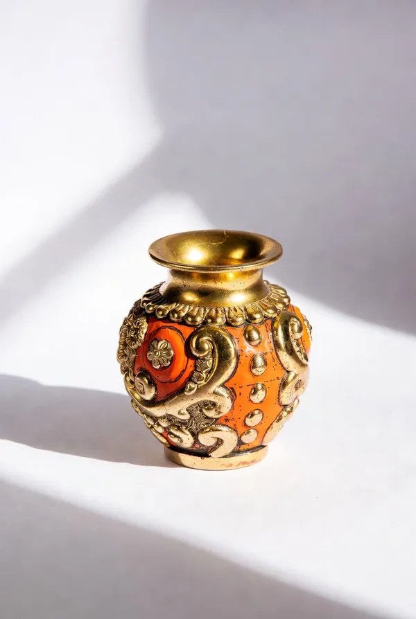 Brass_Decorative_Floral_Motif_Handcrafted_Vase