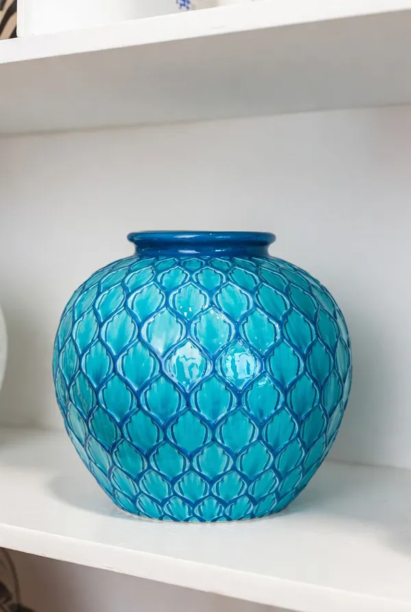 Blue_Pottery_Decorative_Blue_And_White_Turquoise_Vase