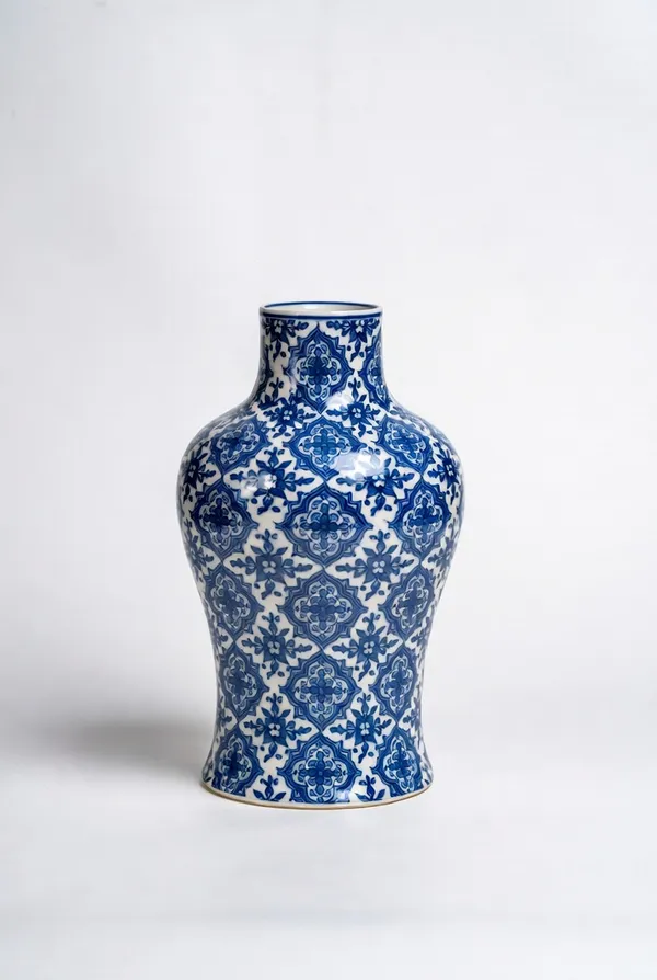 Blue_Pottery_Blue_And_White_Floral_Decorative_Vase