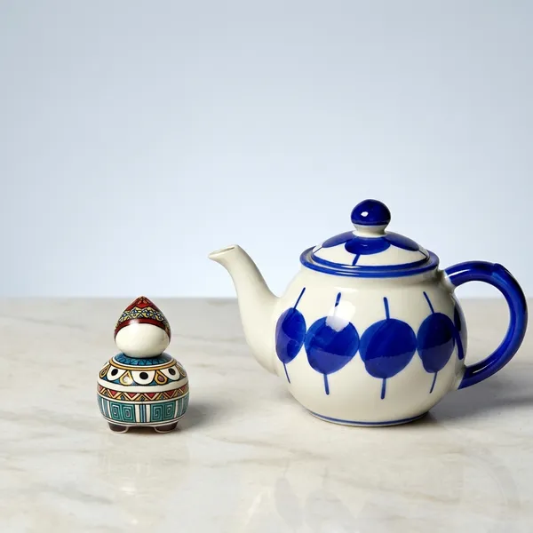 Blue_Pottery_Decorative_Blue_White_Teapot_With_Egg_Holder