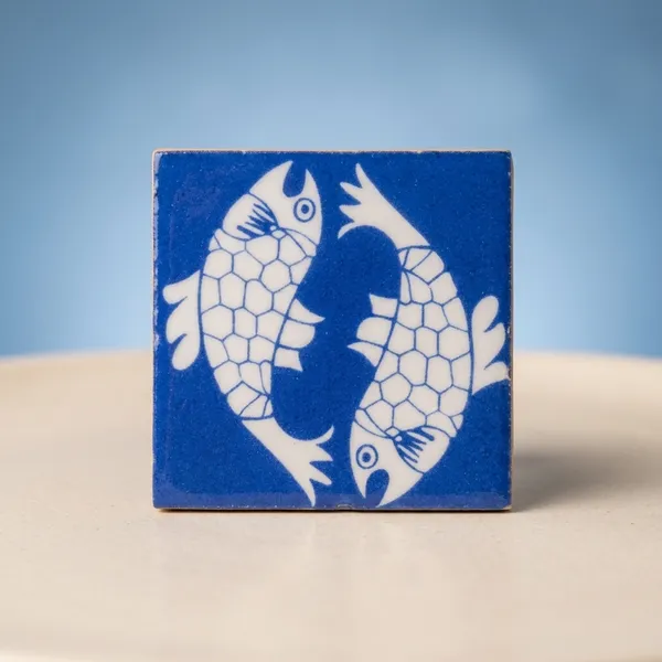 Blue_Pottery_Fish_Design_Blue_And_White_Decorative_Tile