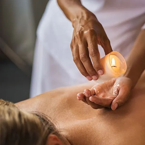 Anarna_Geranium_Body_Serum_Massage_Candle_With_Lavender_&_Vanilla
