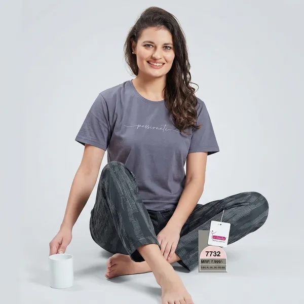 Grey_Cotton_Top_And_Pant_Set_For_Women