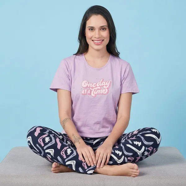Purple_Cotton_T-Shirt_And_Pyjama_Set_For_Women