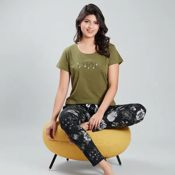 Green_Cotton_Night_Suit_For_Women