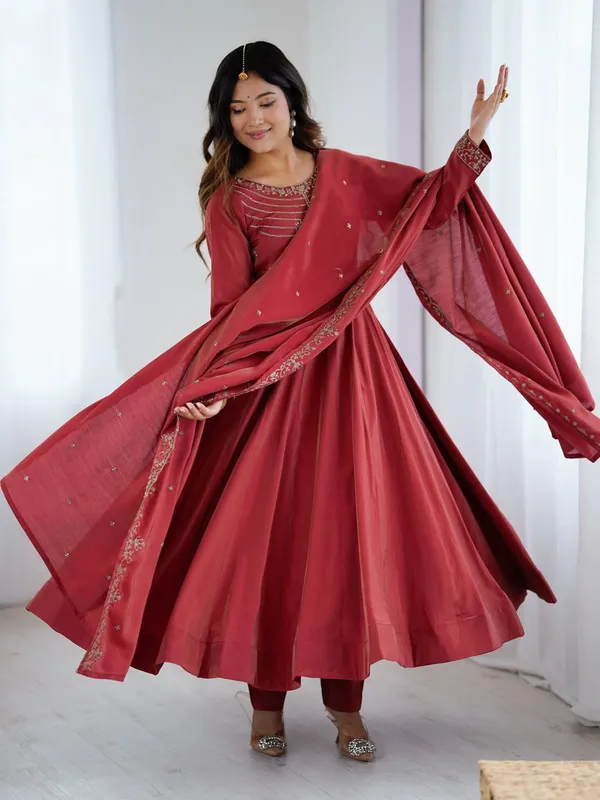 Red_70%_Chinon,_30%_Silk_Anarkali_Gown_Set_For_Women