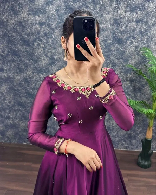 NOOR_GOWN