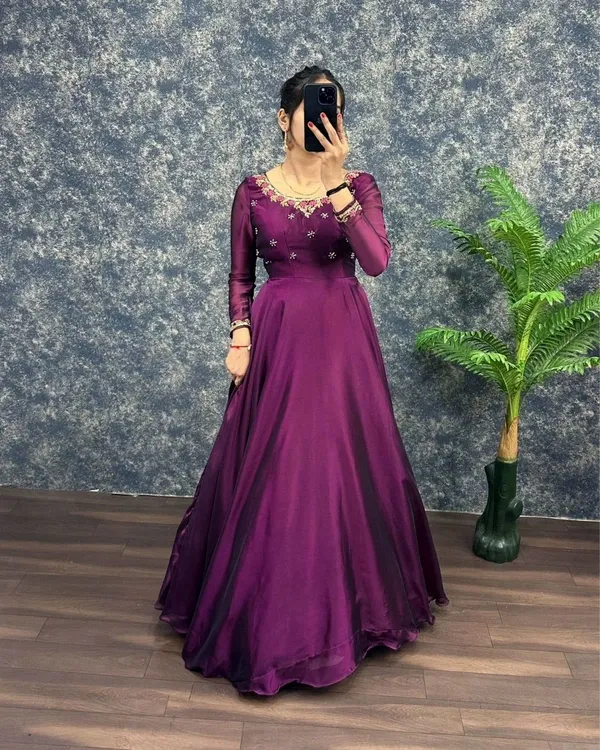 NOOR_GOWN