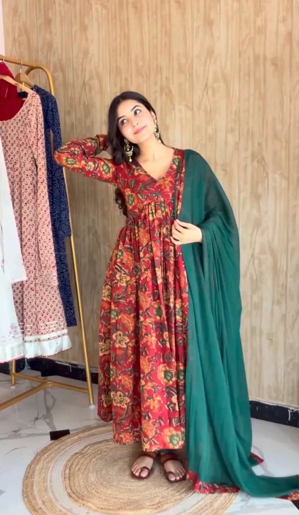 Murli_Cotton_Gown_With_Duppta_