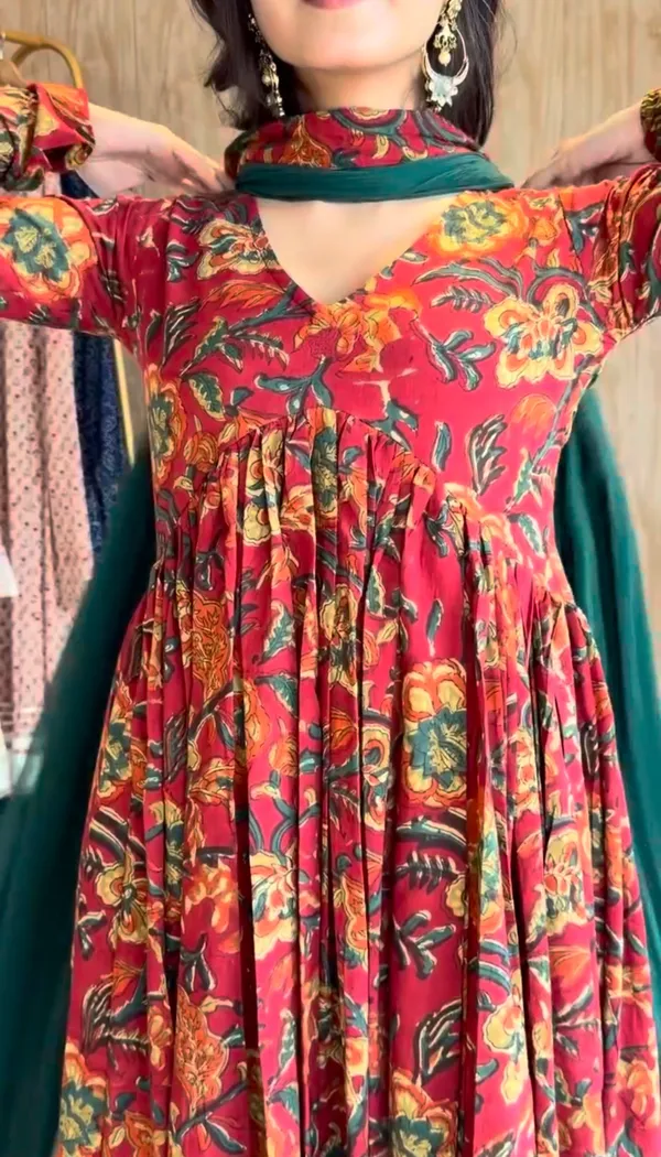 Murli_Cotton_Gown_With_Duppta_