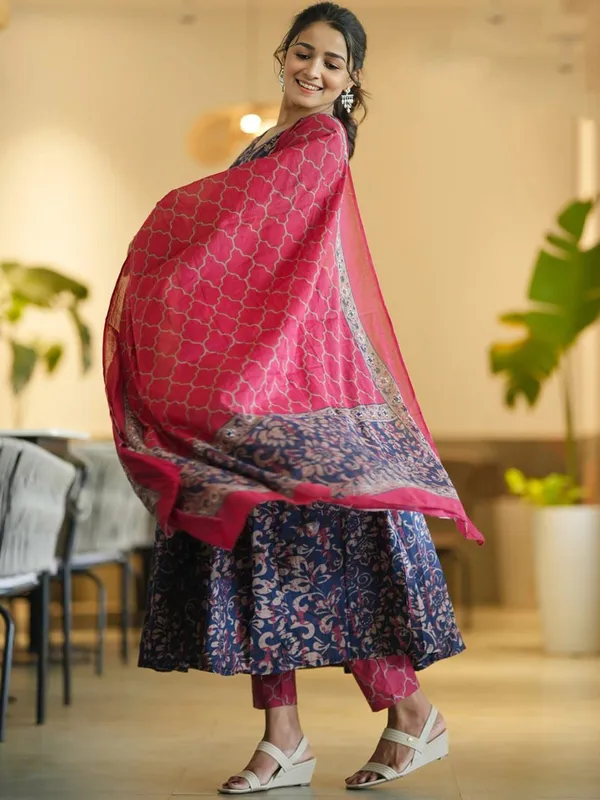 Pink_Cotton_Blend_Kurta_With_Bottom_And_Dupatta_For_Women
