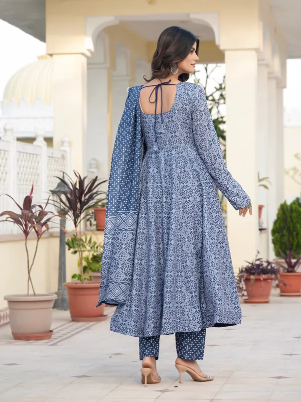 Light_Blue__And_White_Heavy_Pure_Muslin_Cotton_Kurta_Set_For_Women