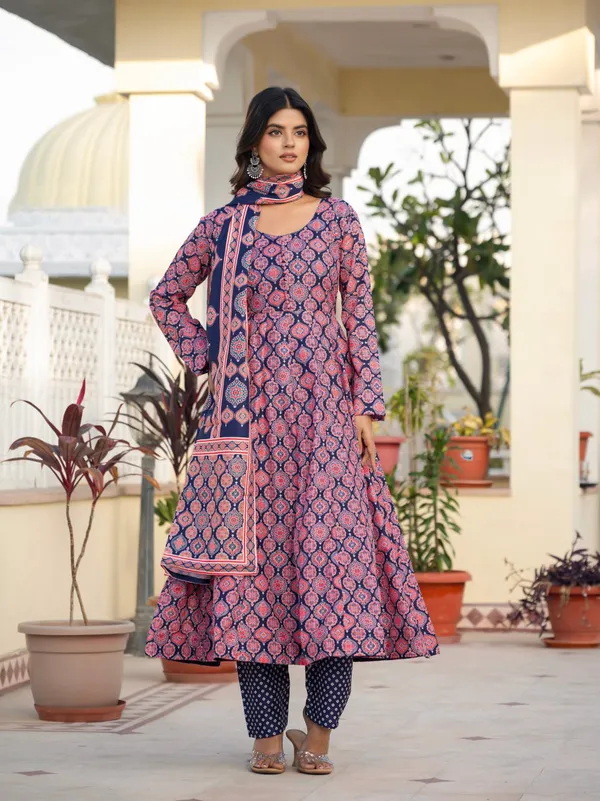 Blue_And_Pink_Heavy_Pure_Muslin_Cotton_Kurta_Set_For_Women