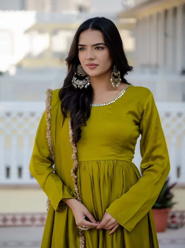 Light_Green_Heavy_Pure_Vichitra_Silk_Kurta_Set_For_Women