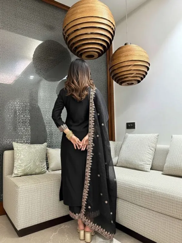 Black_Embroidered_Kurta_Pant_Set_with_Dupatta