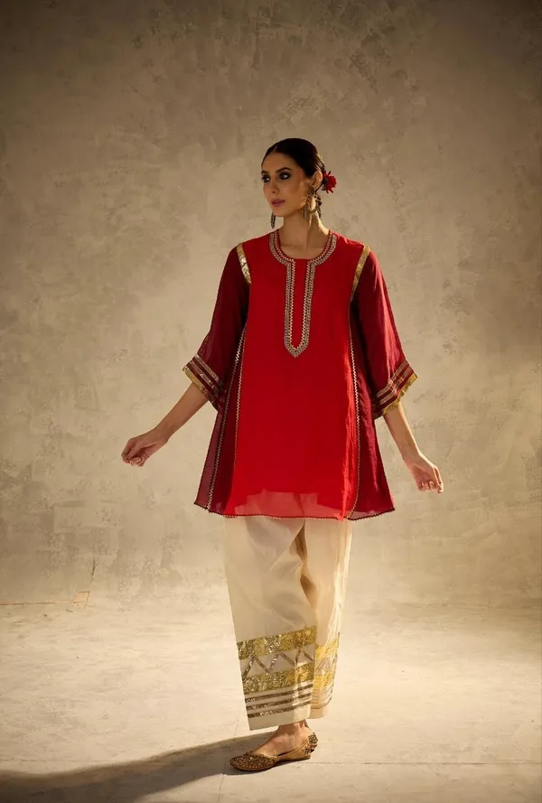 Maroon_And_White_Mal_Chanderi_With_Gottapatti_Lace_Kurta_Set_For_Women
