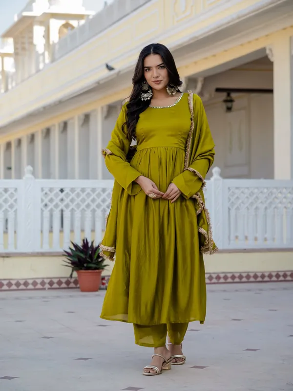Light_Green_Heavy_Pure_Vichitra_Silk_Kurta_Set_For_Women