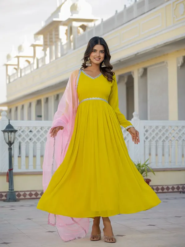 Yellow_Heavy_Pure_Fox_Georgette_Kurta_Set_For_Women