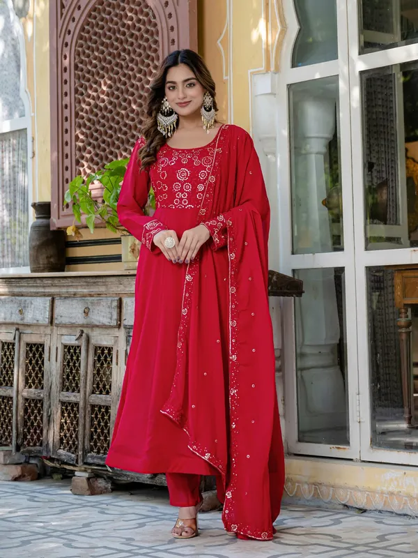 Red_Heavy_Pure_Fox_Georgette_Kurta_Set_For_Women
