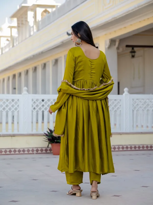 Light_Green_Heavy_Pure_Vichitra_Silk_Kurta_Set_For_Women