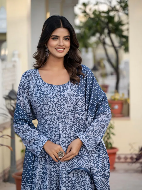 Light_Blue__And_White_Heavy_Pure_Muslin_Cotton_Kurta_Set_For_Women