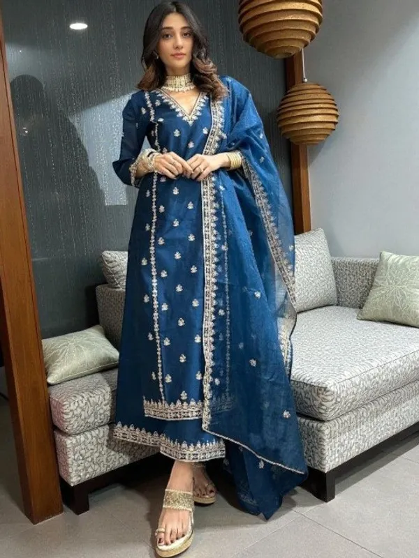 Royal_Navy_Blue_Embroidered_Kurta_Pant_Set_with_Dupatta