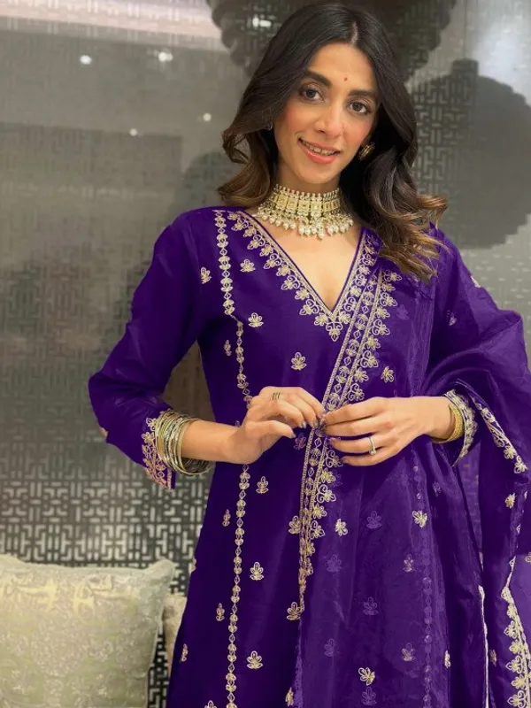 Royal_Purple_Embroidered_Kurta_Pant_Set_with_Dupatta