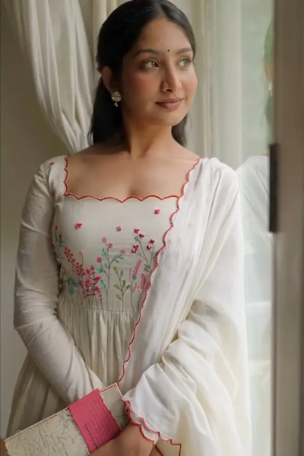 White_Heavy_Pure_Muslin_Cotton_Kurta_Set_For_Women