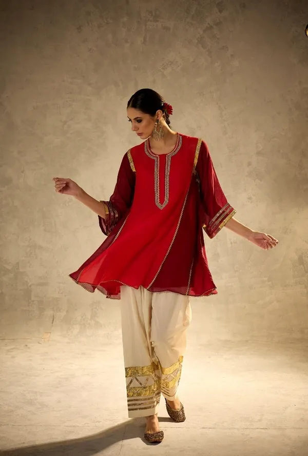 Maroon_And_White_Mal_Chanderi_With_Gottapatti_Lace_Kurta_Set_For_Women