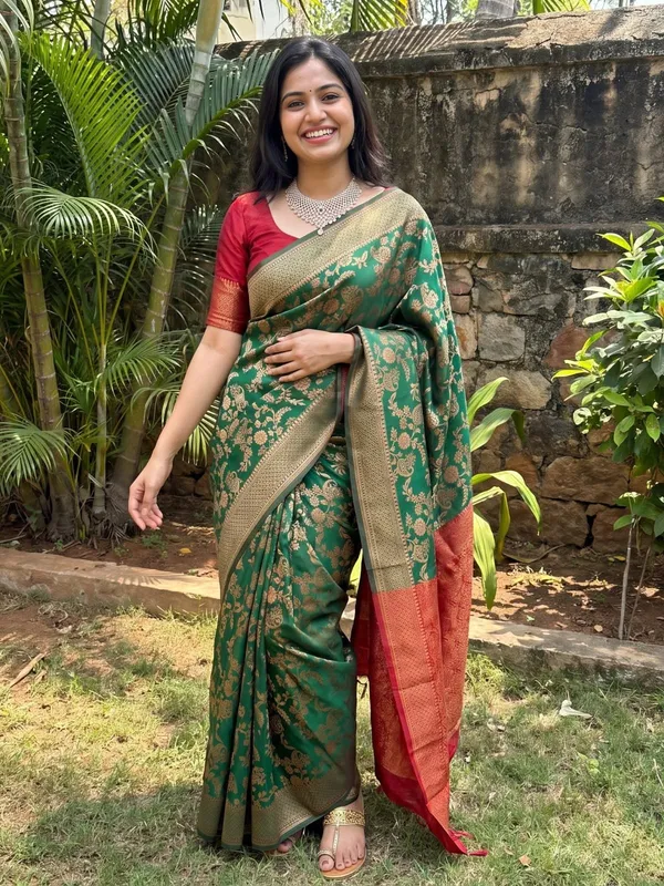 Green_&_Red_Banarasi_Silk_Saree_with_All-Over_Floral_Paisley_Zari_Weave_&_Rich_Woven_Border_With_Pallu