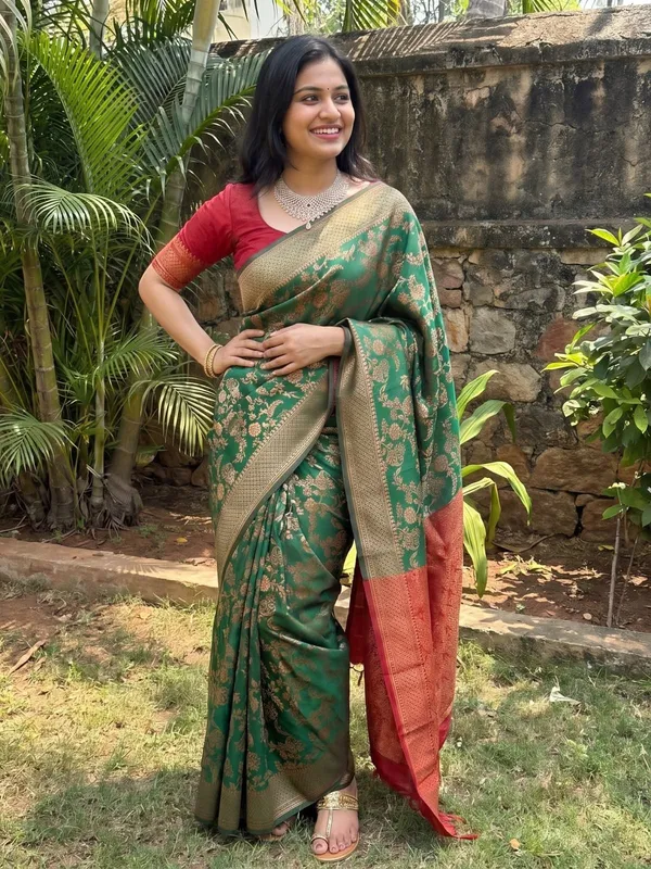 Green_&_Red_Banarasi_Silk_Saree_with_All-Over_Floral_Paisley_Zari_Weave_&_Rich_Woven_Border_With_Pallu
