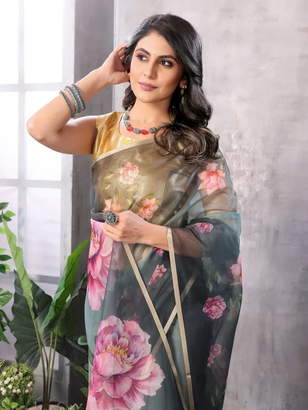Green_Organza_Silk_Saree_With_Golden_Zari_Border_And_Brocade_Blouse_Piece